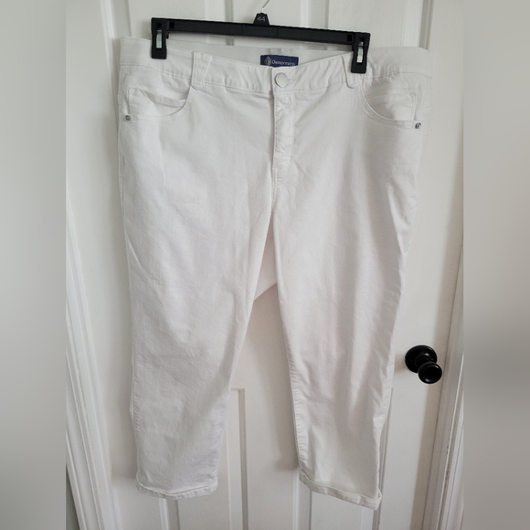 Democracy Women’s White Stretch Ab Technology Straight Leg Crop Jeans Size 22W - Picture 1 of 6